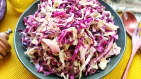 Salada de repolho branco e roxo