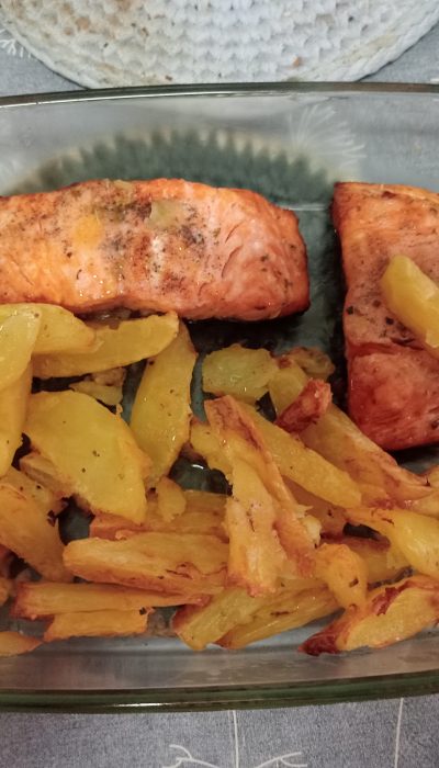 Salmão com batata na airfryer - Foto de usuário