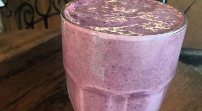 Shake proteico com frutas vermelhas