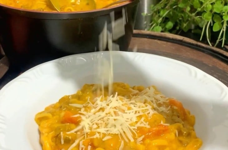 Sopa de abóbora com carne