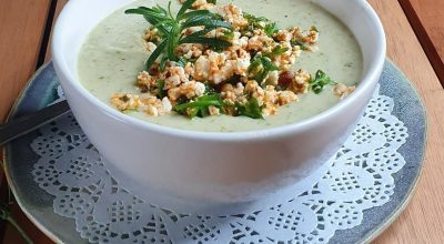 Sopa de brócolis e queijo minas temperado