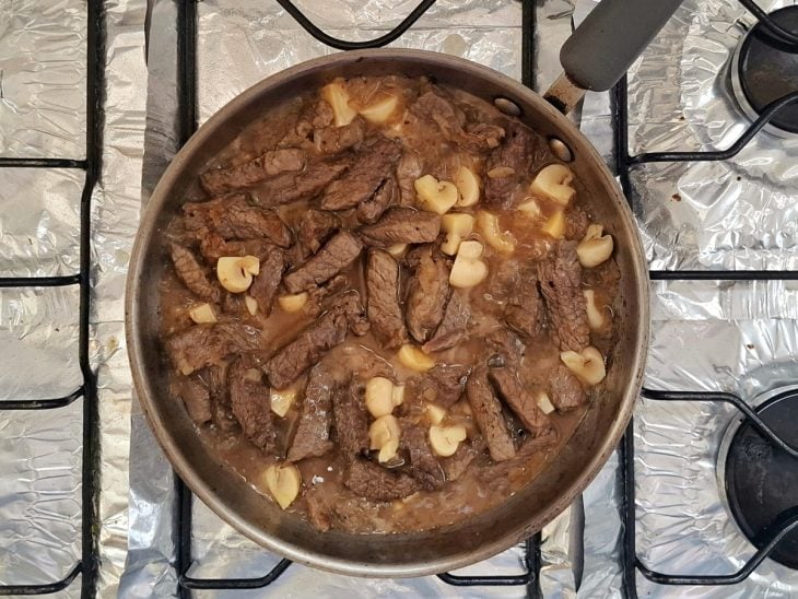 preparo de strogonoff de carne