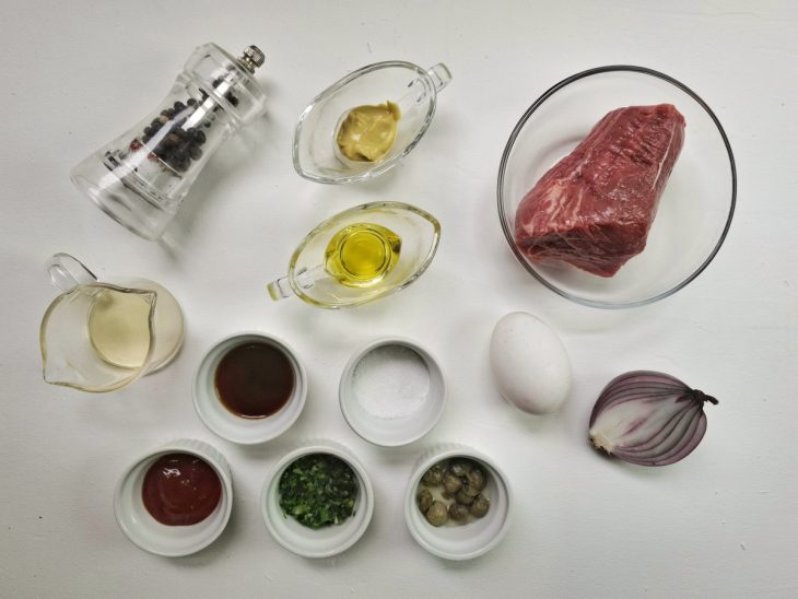 Ingredientes para o tartar.