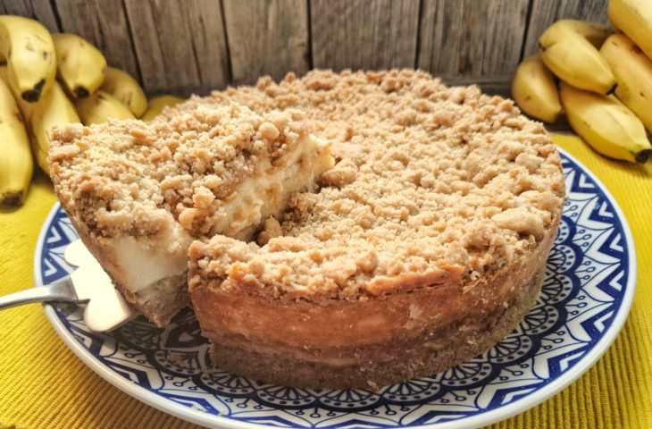 Torta de banana com farofa