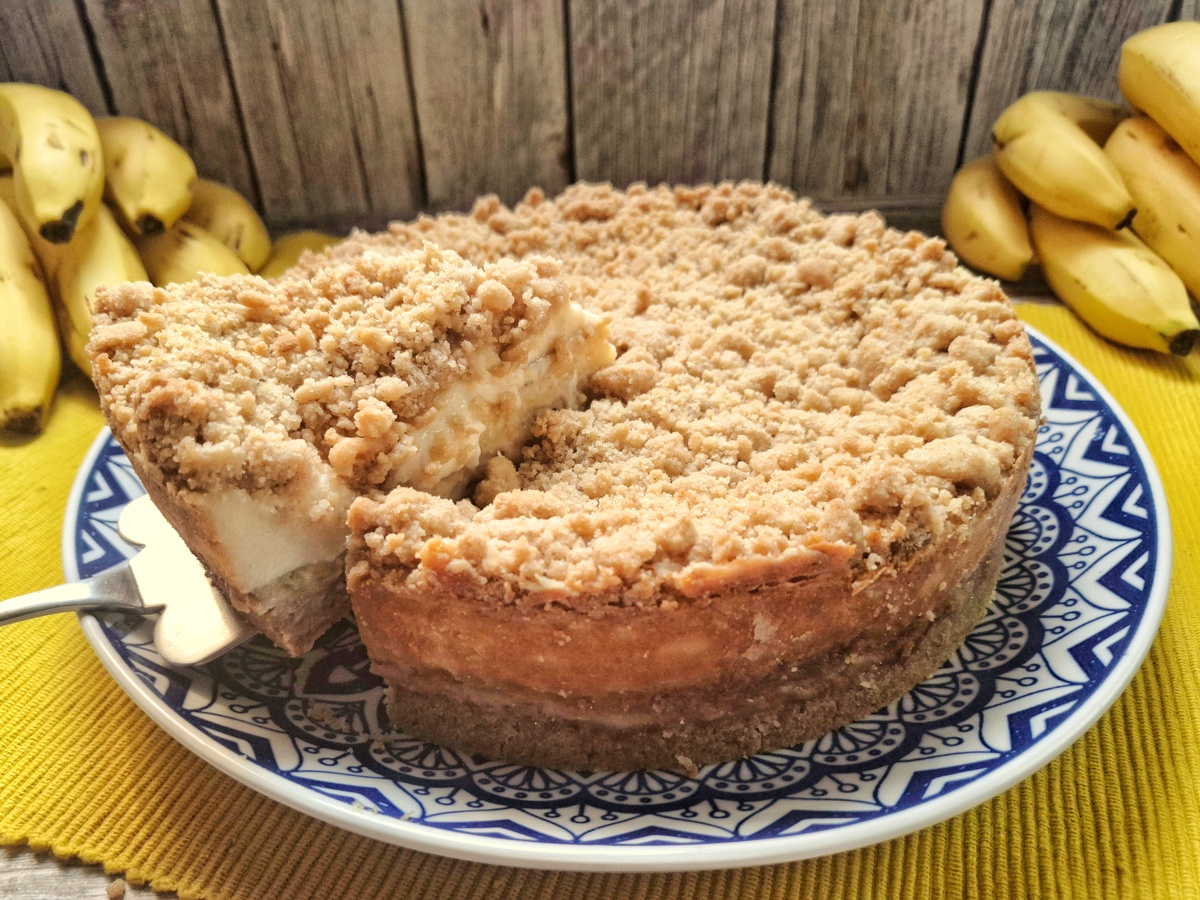 Torta de banana com farofa