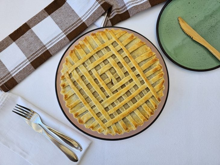 torta de frango com massa podre assada