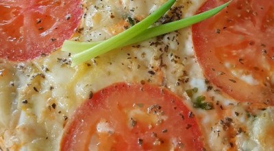 Torta de tapioca com frango e cenoura