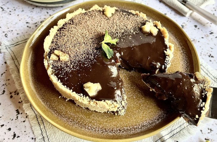 Torta gelada de abacaxi e chocolate