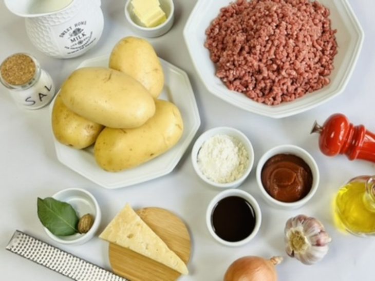 Ingredientes para a torta madalena.